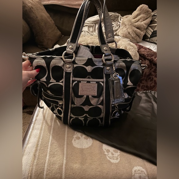 Coach Poppy Signature Black and Silver Convertible Tote Shoulder Bag - Picture 5 of 9